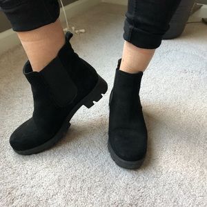 BLACK ANKLE BOOTS